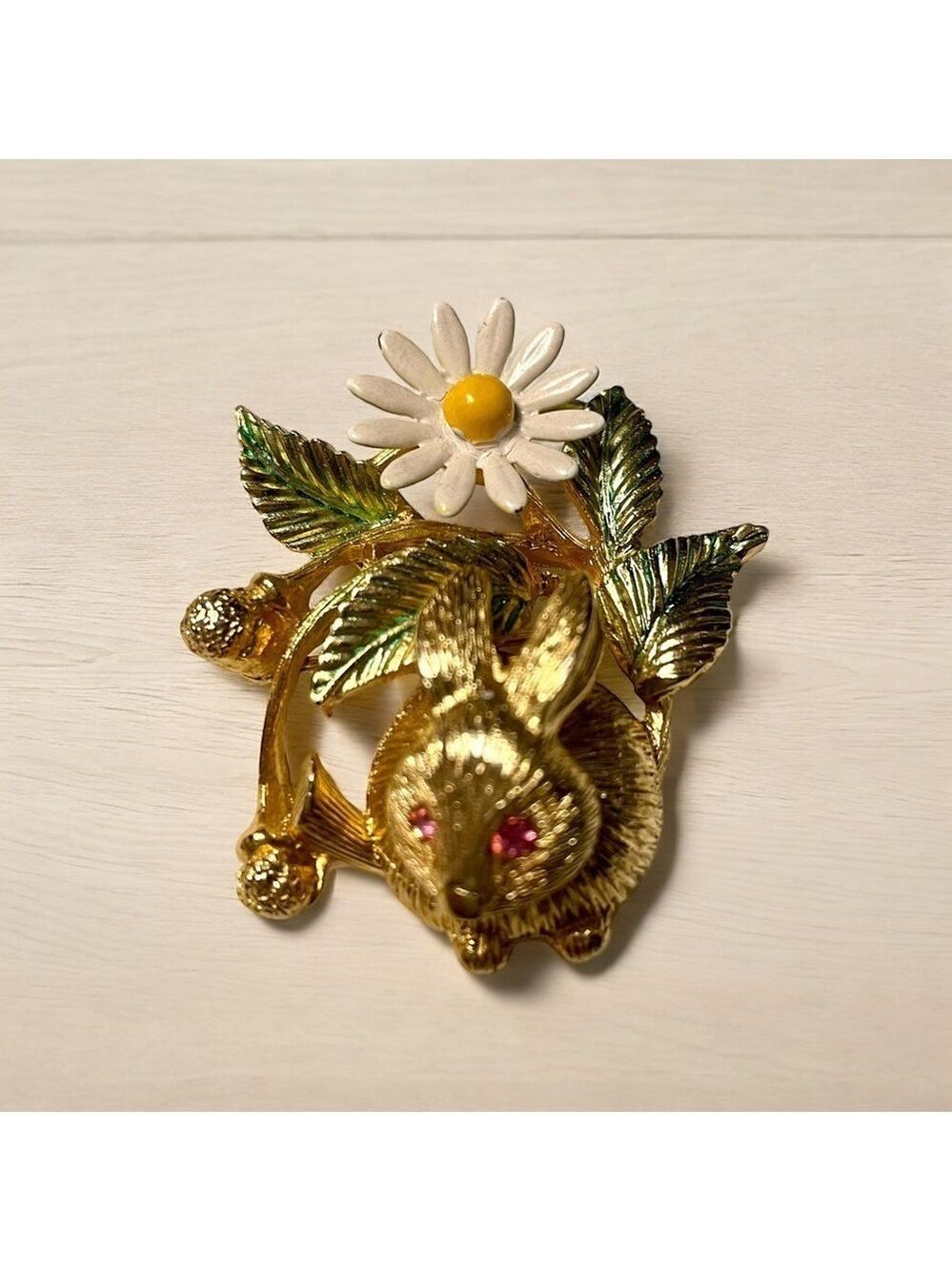 Crown Trifari Brooch, Trembling Bunny Signed Vintage Brooch Daisy Gold-Tone